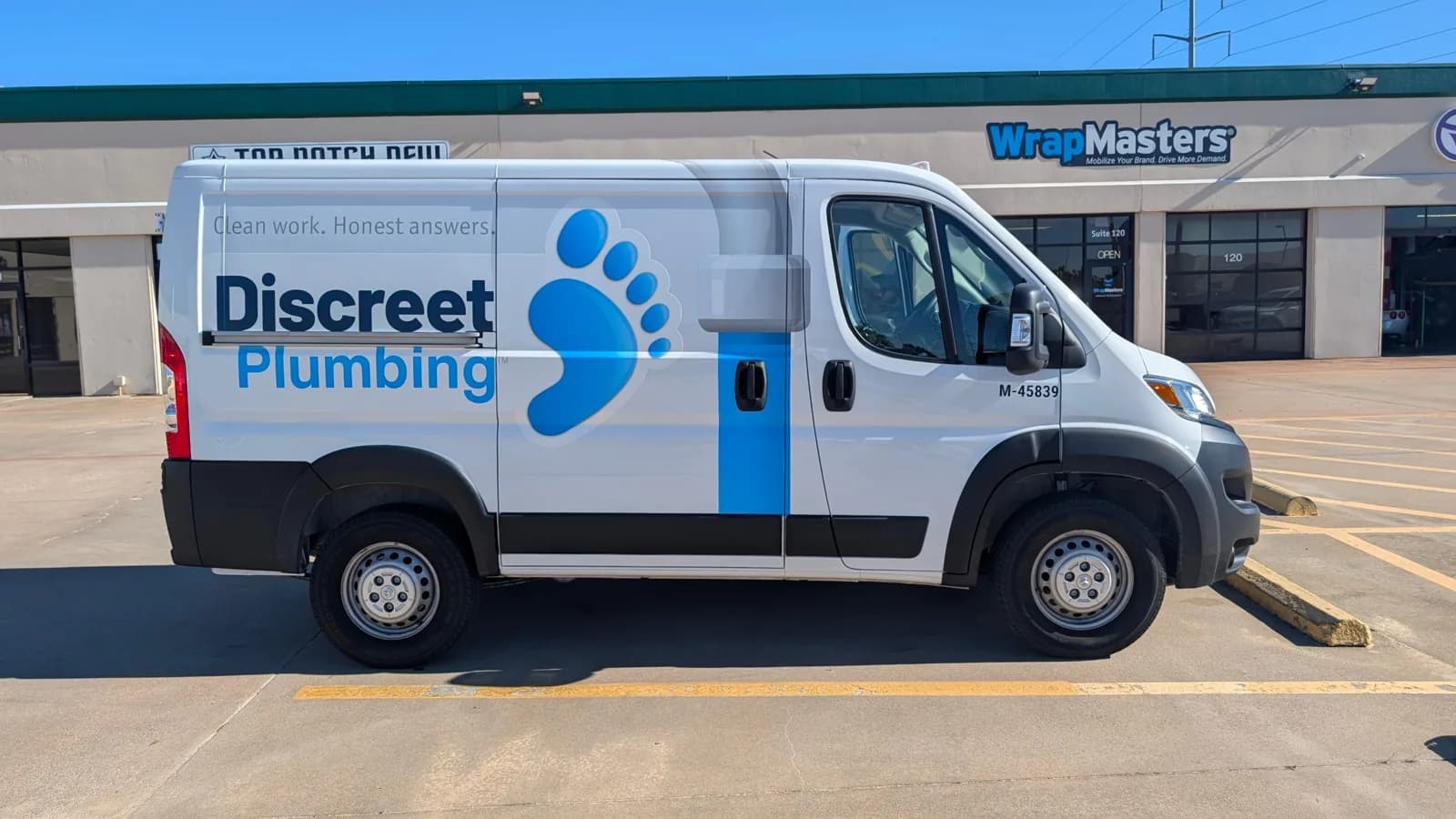 Discreet Plumbing vehicle wrap by WrapMasters