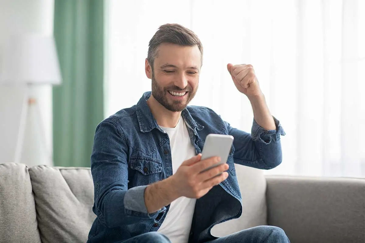 Online Review with happy customer